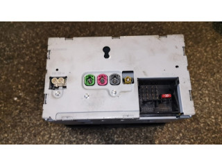 Радио/ проигрыватель CD/DVD / навигация