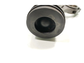 Поршень с шатуном DT224 Land Rover Defender