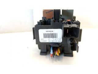 Блок предохранителей 9812661980, A006C801 Peugeot Partner