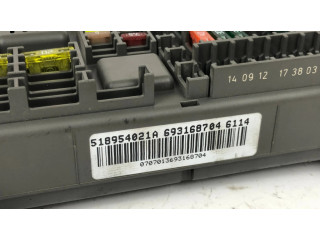 Pojistková skříňka 67761951, B010105300 BMW X5 E70 2013