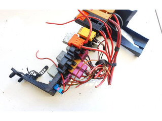 Блок предохранителей 8d1937545 Skoda Superb B5 (3U)