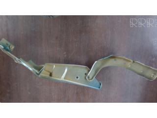 Держатель передней фары