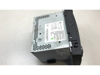 Радио/ проигрыватель CD/DVD / навигация