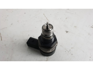 Топливная рампа 0281002949, 15643987   BMW 3 E92 E93 2.0  для двигателя N47D20