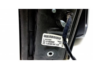 Зеркало электрическое     правое   Chrysler Town & Country V  2011-2016 года   