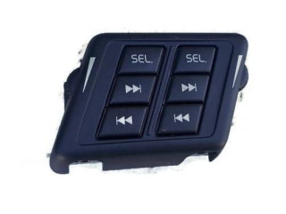 Блок предохранителей 3073243   Volvo XC90    