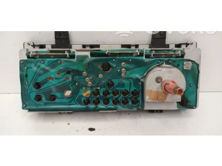 Панель приборов    Renault Clio I       