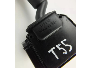 Ручка стеклоочистителей 17D682 Mazda 3 I