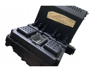 Блок предохранителей 30728542, 30728542 Volvo S80