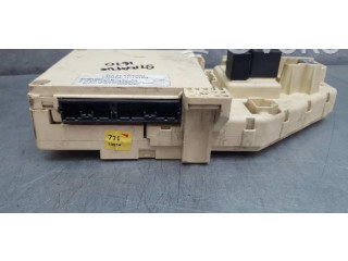 Блок предохранителей 4606292 Chrysler Stratus