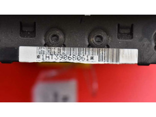 Подушка безопасности водителя Subaru Forester SF