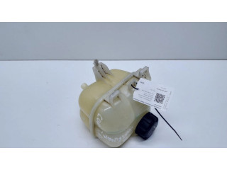 Расширительный бачок охлаждающей жидкости