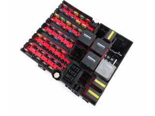 Блок предохранителей 2N1T14401HJ, EE01E11397422000   Ford Fusion    