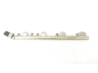 Vstřikovací lišta 13537547600, DERECHA BMW X6 E71 pro benzínový motor 4.4