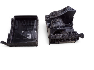   Pojistková skříňka 1K0937132F, 1K0937629A   Volkswagen Caddy 2012