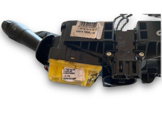 Блок комфорта 255679150R Renault Clio IV