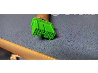 Зеркало электрическое        Volvo V70  2000 - 2004 года   