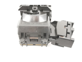 Блок предохранителей 17F060 Subaru Trezia