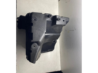 Pojistková skříňka Volkswagen Transporter - Caravelle T5 2005