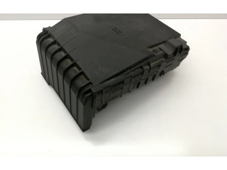 Блок предохранителей  1K0937125D   Volkswagen Caddy    