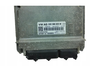Блок управления двигателем ECU Skoda Fabia Mk2 (5J)