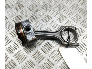 Поршень B 4204 T47 32298424, 31401957 Volvo XC40