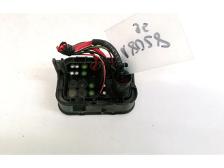 Блок предохранителей  1K0937701A, 1K0937701A   Volkswagen Touran I    