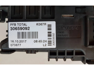 Блок предохранителей 30659092, 30659093 Volvo S60
