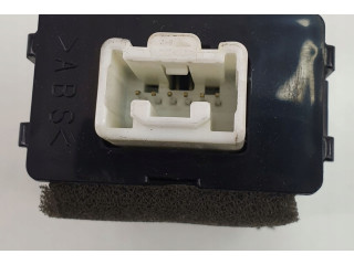 Блок управления NF02675RZ   Mazda MX-5 NC Miata