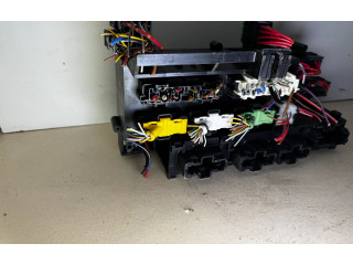 Pojistková skříňka 61131378539, 1378539 BMW 5 E34 1994