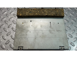 Радио/ проигрыватель CD/DVD / навигация