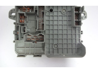 Блок предохранителей  YQE103740, 110648021400   Rover 25    