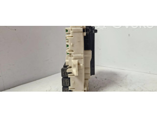 Pojistková skříňka 8637a020 Mitsubishi Colt 2005