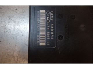 Pojistková skříňka 284B12059R Renault Megane III 2010