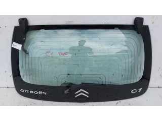 Задняя крышка (багажника)