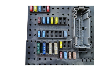 Блок предохранителей 8676391, 12217799 Volvo XC90