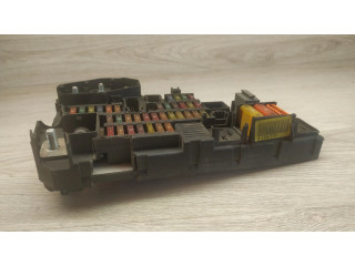 Блок предохранителей  518811054   BMW 5 E60 E61    