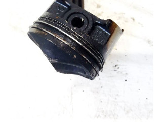 Поршень с шатуном Mitsubishi Carisma