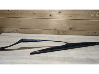 Стеклоочиститель лобового стекла