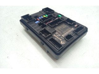 Блок предохранителей 284B76520R Dacia Sandero III