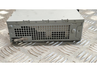 Радио/ проигрыватель CD/DVD / навигация