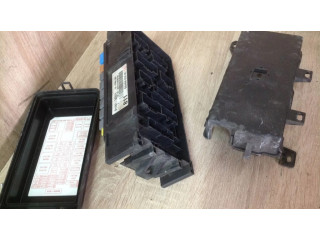 Блок предохранителей 911613E011   KIA Sorento    