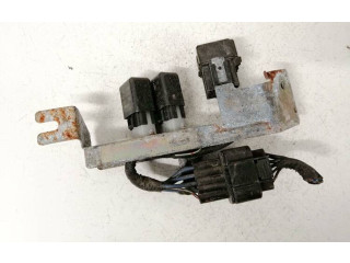 Ящик предохранителей (комплект) Mitsubishi Pajero Sport I 1996 - 2008 года 521F011C