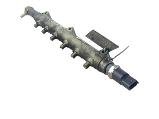 Топливная рампа 8658252, 000863L1 Volvo V70