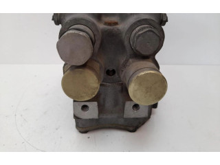 Блок АБС 52009104, 28592 Jeep Grand Cherokee 1993-1998 года