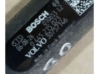 Топливная рампа 30757146, 010653L2   Volvo V70  