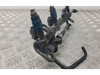 Топливная рампа 78199X9, 78099X7 Mazda Premacy