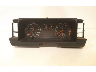 Přístrojová deska Audi 80 90 B2 1983 81117332