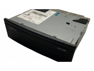 Радио/ проигрыватель CD/DVD / навигация