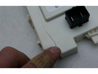 Блок предохранителей 8893103879, 8893103879 Lynk & co 01